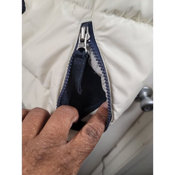 Vintage Abercrombie Puffer Vest Red & White Zipper Closure Size M - Picture 5 of 15